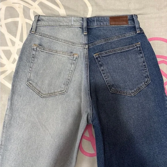 Hollister Ultra High-Rise Two-Tone Straight Leg Jeans - Picture 7 of 8